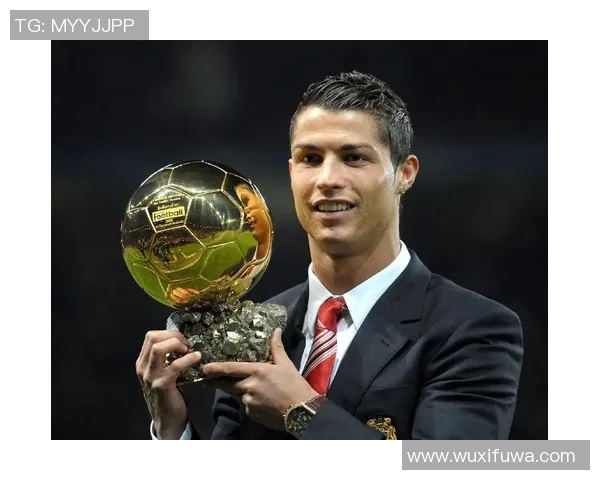 从朴实无华到荣耀之巅 讲述一位简朴足球球星的成长与奋斗历程 从朴实无华到荣耀之巅 讲述一位简朴足球球星的成长与奋斗历程