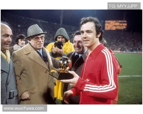 足球场上6号球员的传奇与风采:从贝肯鲍尔到今天的巨星们 足球场上6号球员的传奇与风采:从贝肯鲍尔到今天的巨星们