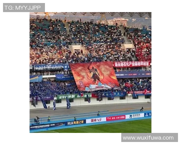 足球巨星炫酷花式秀场展现技巧魅力引爆球迷热情