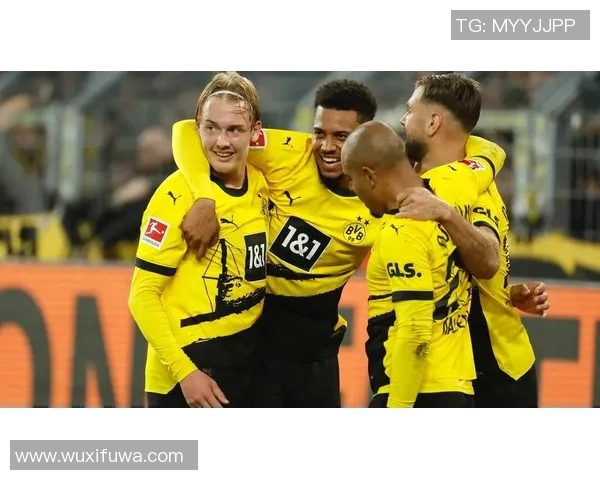 巴萨球星携手孩子亲临足球队训练场展现父子情深与足球梦想 巴萨球星携手孩子亲临足球队训练场展现父子情深与足球梦想