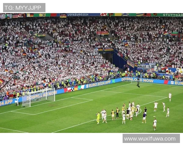 足球巨星们的荣耀瞬间汇聚：从梅西到C罗，他们的经典时刻一览无遗